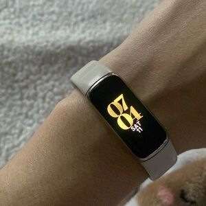 Fitbit Luxe Fitness and Wellness Tracker